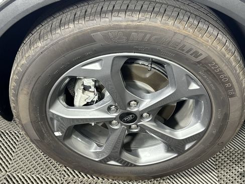 Used 2025 Ford Escape ST-Line w/ Equipment Group 301A FWD image 9