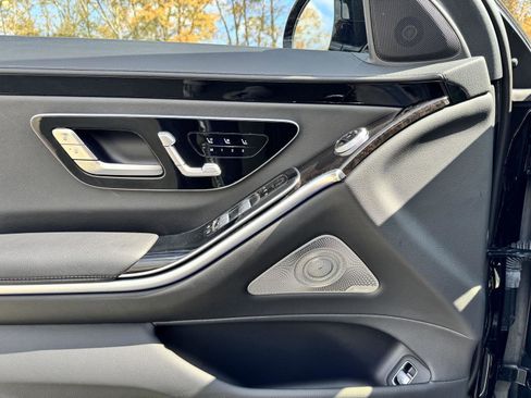 Certified 2023 Mercedes-Benz S 500 4MATIC image 6