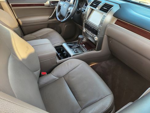 Used 2019 Lexus GX 460 Premium image 16