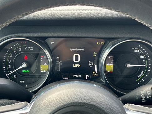 Used 2023 Jeep Wrangler Sahara image 25