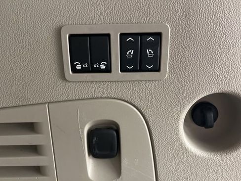 Used 2015 Cadillac Escalade Luxury AWD/4WD image 9