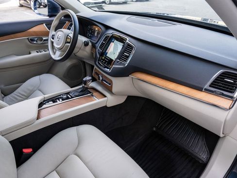 Used 2021 Volvo XC90 T6 Momentum w/ Climate Package image 26