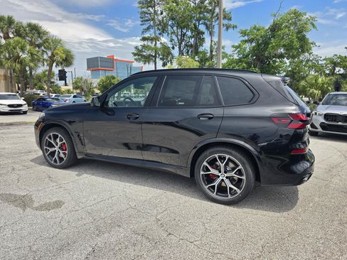 New 2026 BMW X5 xDrive40i w/ M Sport Package AWD/4WD image 4