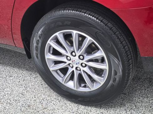 Used 2024 Buick Enclave Premium image 17