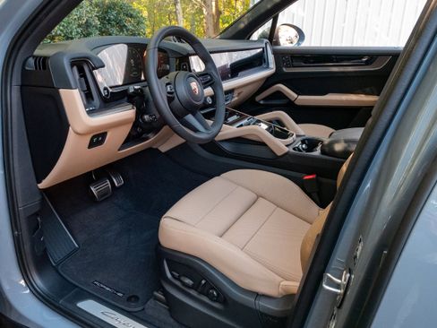 New 2026 Porsche Cayenne S AWD/4WD image 4