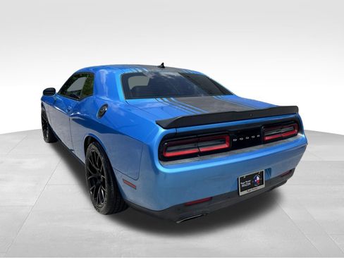 Used 2015 Dodge Challenger R/T RWD image 7