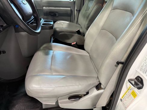 Used 2014 Ford E-250 and Econoline 250 w/ Power Group image 17