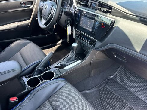 Used 2018 Toyota Corolla SE FWD image 15