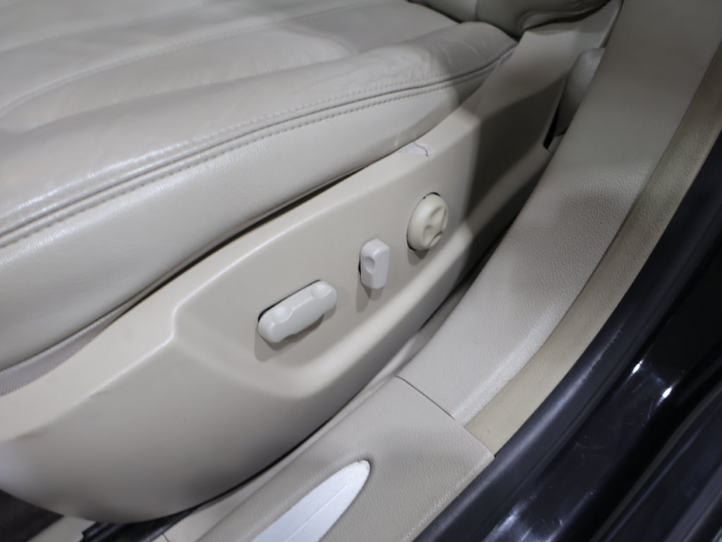 Used 2007 Buick Lucerne CXL w/ Luxury Package FWD image 12