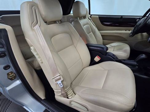 Used 2003 Chrysler Sebring Limited image 81