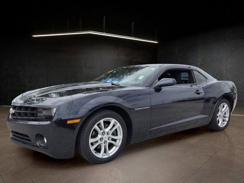 Used 2013 Chevrolet Camaro LT RWD image 3
