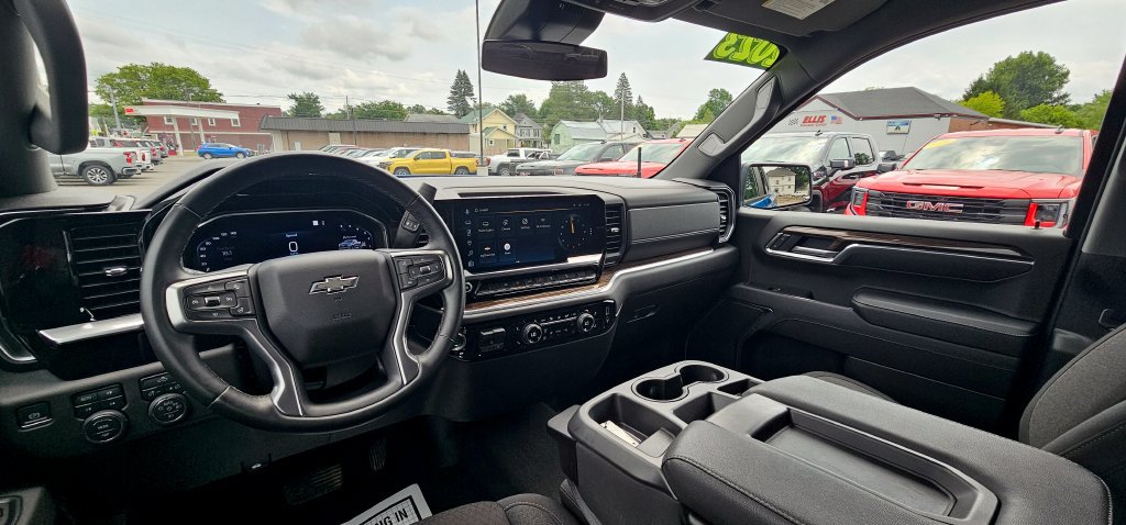 Certified 2023 Chevrolet Silverado 1500 RST w/ Z71 Off-Road Package AWD/4WD image 11