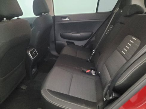 Used 2018 Kia Sportage LX w/ LX Technology Package image 18