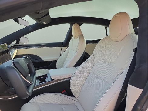 Used 2021 Tesla Model S Plaid image 14