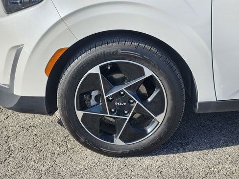 Used 2023 Kia Soul EX image 12