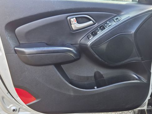 Used 2013 Hyundai Tucson Limited AWD/4WD image 8