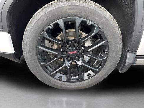 Used 2024 GMC Sierra 1500 Denali AWD/4WD image 10