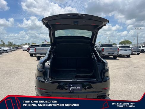 Used 2023 Porsche Cayenne Platinum Edition AWD/4WD image 16
