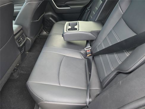 Used 2022 Toyota RAV4 XLE Premium FWD image 12