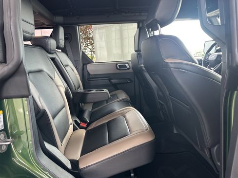 Used 2024 Ford Bronco Wildtrak image 16