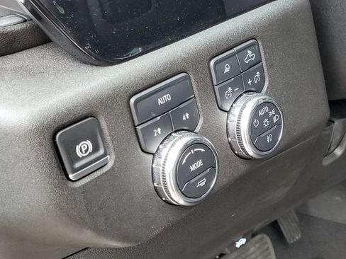 Used 2025 GMC Sierra 1500 SLT AWD/4WD image 8