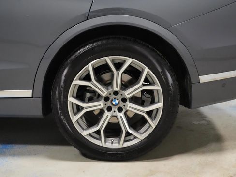 Used 2024 BMW X7 xDrive40i w/ Premium Package AWD/4WD image 40