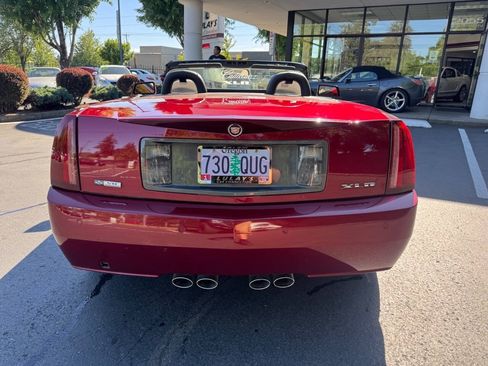 Used 2006 Cadillac XLR RWD image 7