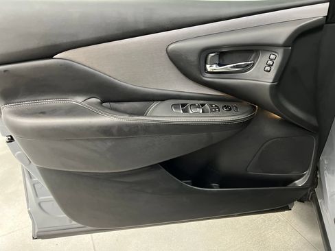 Used 2024 Nissan Murano SL FWD image 14