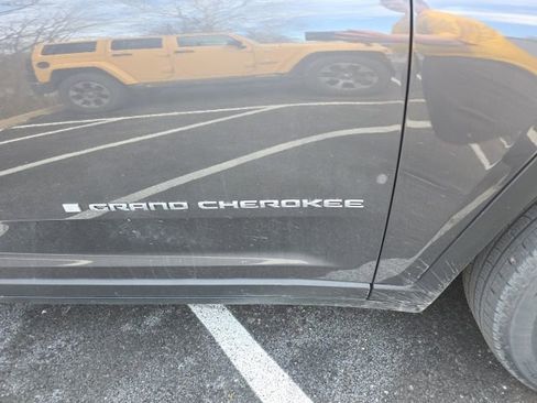 Used 2023 Jeep Grand Cherokee L Limited image 6