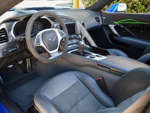 Used 2015 Chevrolet Corvette Z06 w/ 3LZ Preferred Equipment Group RWD image 13