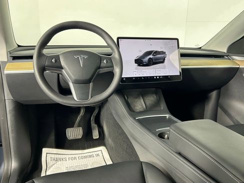 Used 2023 Tesla Model Y Long Range image 15
