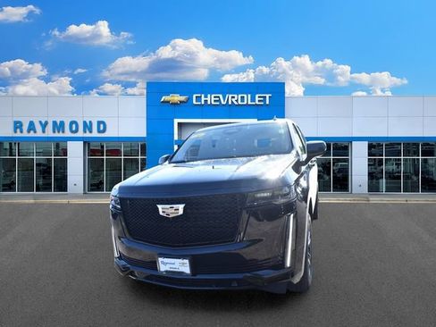 Certified 2024 Cadillac Escalade Sport Platinum w/ Heavy-Duty Trailer Package AWD/4WD image 8