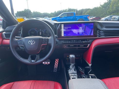 Used 2025 Toyota Camry XSE FWD image 21