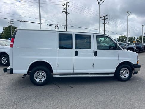 Used 2023 Chevrolet Express 2500 w/ Driver Convenience Package image 6