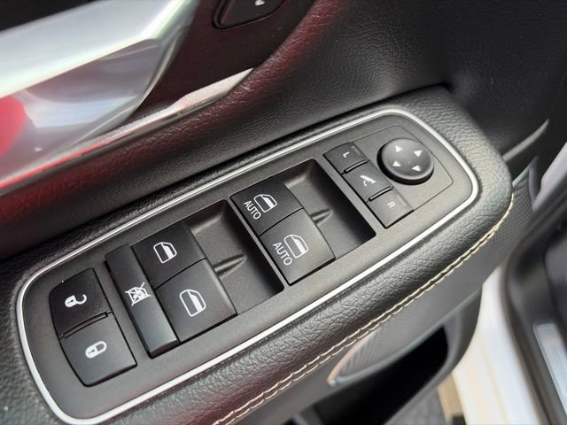 Used 2022 RAM 1500 Laramie AWD/4WD image 11