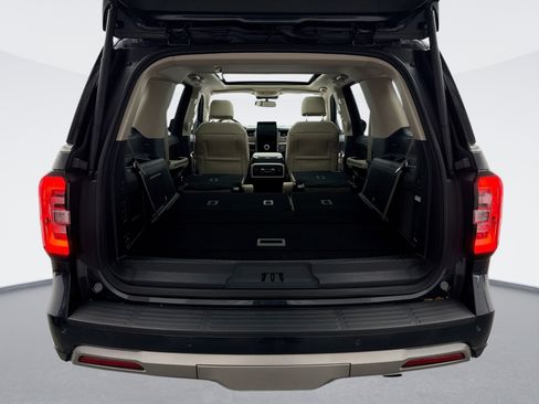 Used 2022 Ford Expedition Limited image 26