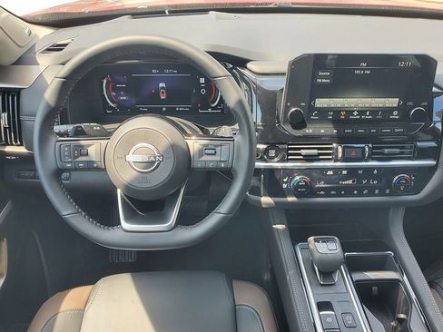 New 2025 Nissan Pathfinder Platinum image 21