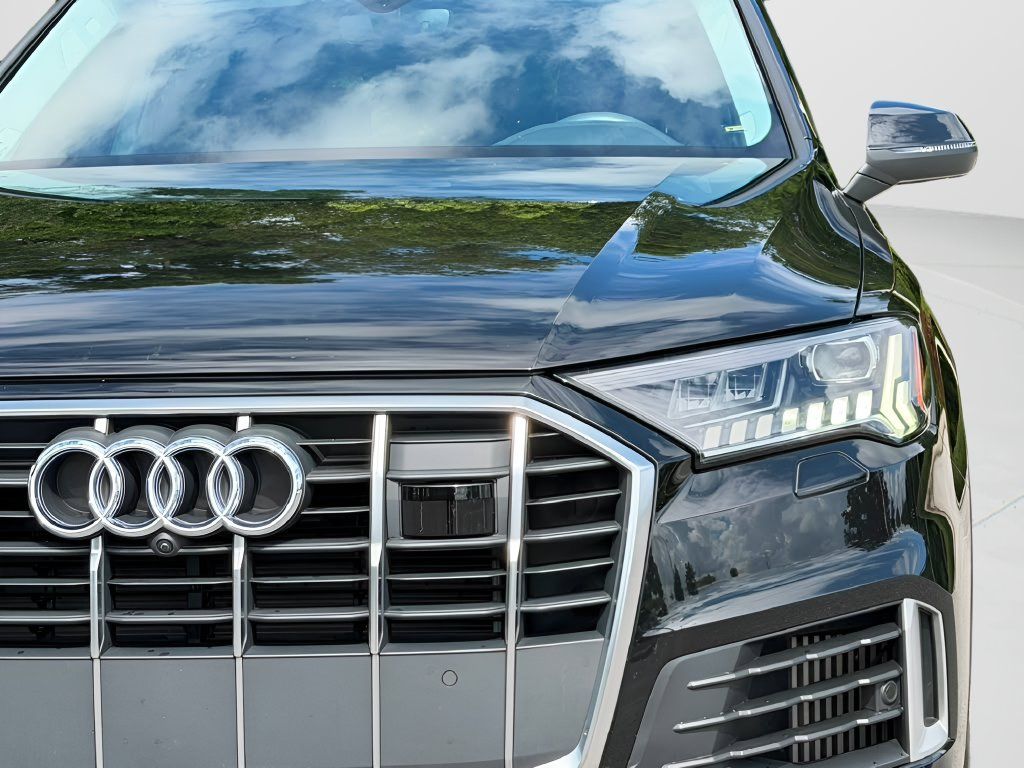 Used 2023 Audi Q7 3.0T Premium Plus AWD/4WD image 25