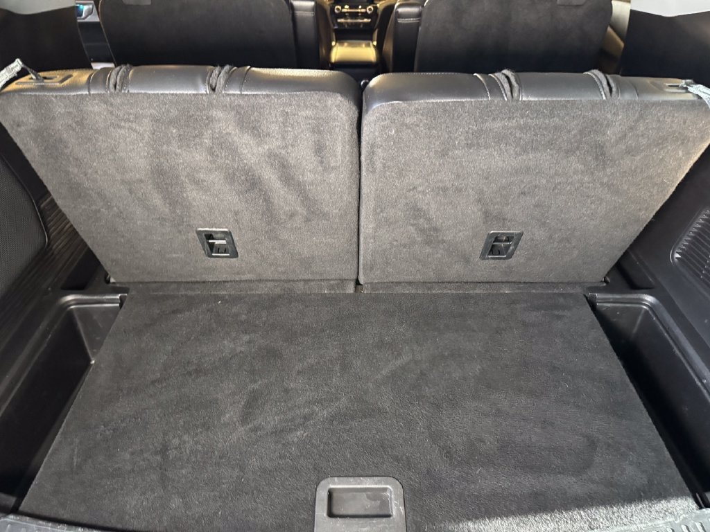Used 2021 Ford Explorer Limited w/ Equipment Group 301A AWD/4WD image 24