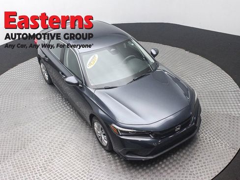 Used 2023 Honda Civic LX image 3