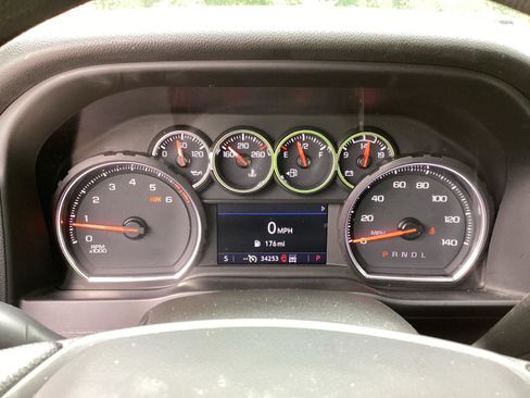 Used 2021 Chevrolet Silverado 2500 Custom w/ Custom Value Package AWD/4WD image 7