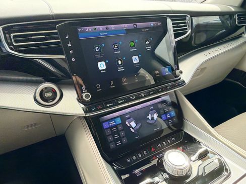 Used 2022 Jeep Grand Wagoneer Series I w/ Flexible Seating Group image 30