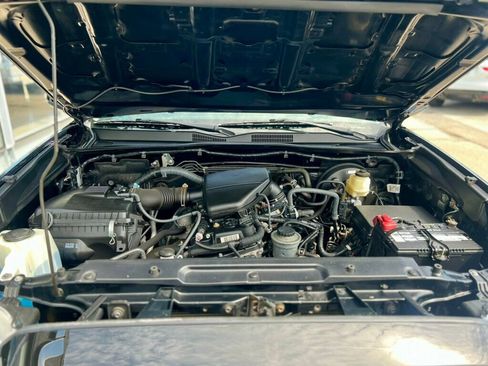 Used 2016 Toyota Tacoma SR image 7