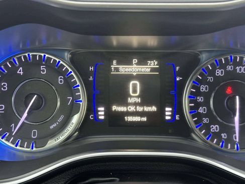 Used 2015 Chrysler 200 Limited w/ Convenience Group FWD image 13
