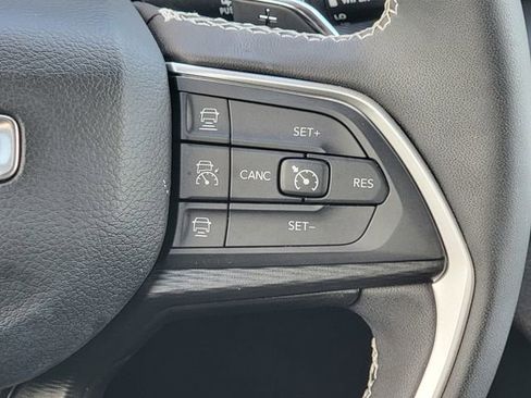 Used 2024 Jeep Grand Cherokee L Altitude image 30