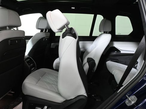 Certified 2025 BMW X7 xDrive40i image 33