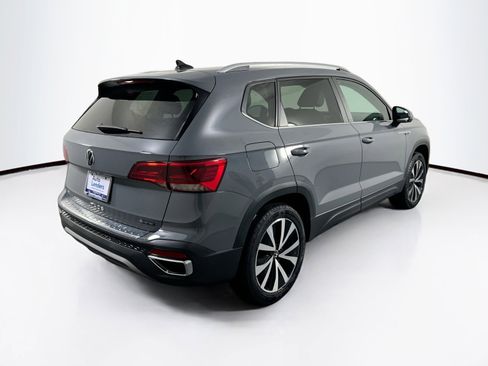 Used 2022 Volkswagen Taos SE image 5