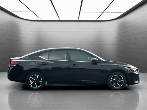 Used 2024 Nissan Sentra SV FWD image 7