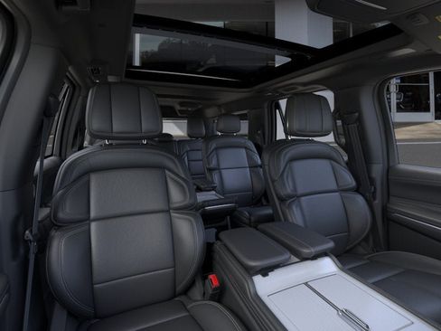 New 2026 Lincoln Navigator L Reserve w/ Jet Appearance Package AWD/4WD image 10