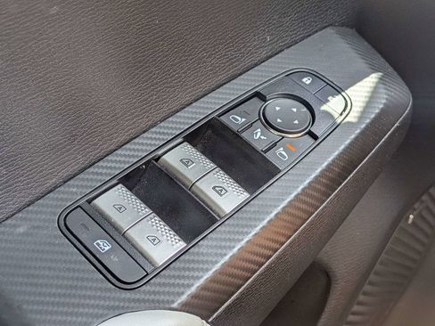 Used 2025 Mitsubishi Outlander SE FWD image 23